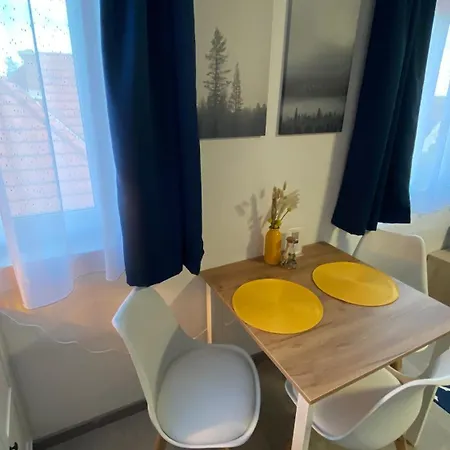 Rum i privatbostad Oazis Apartmanhaz Balatonalmádi